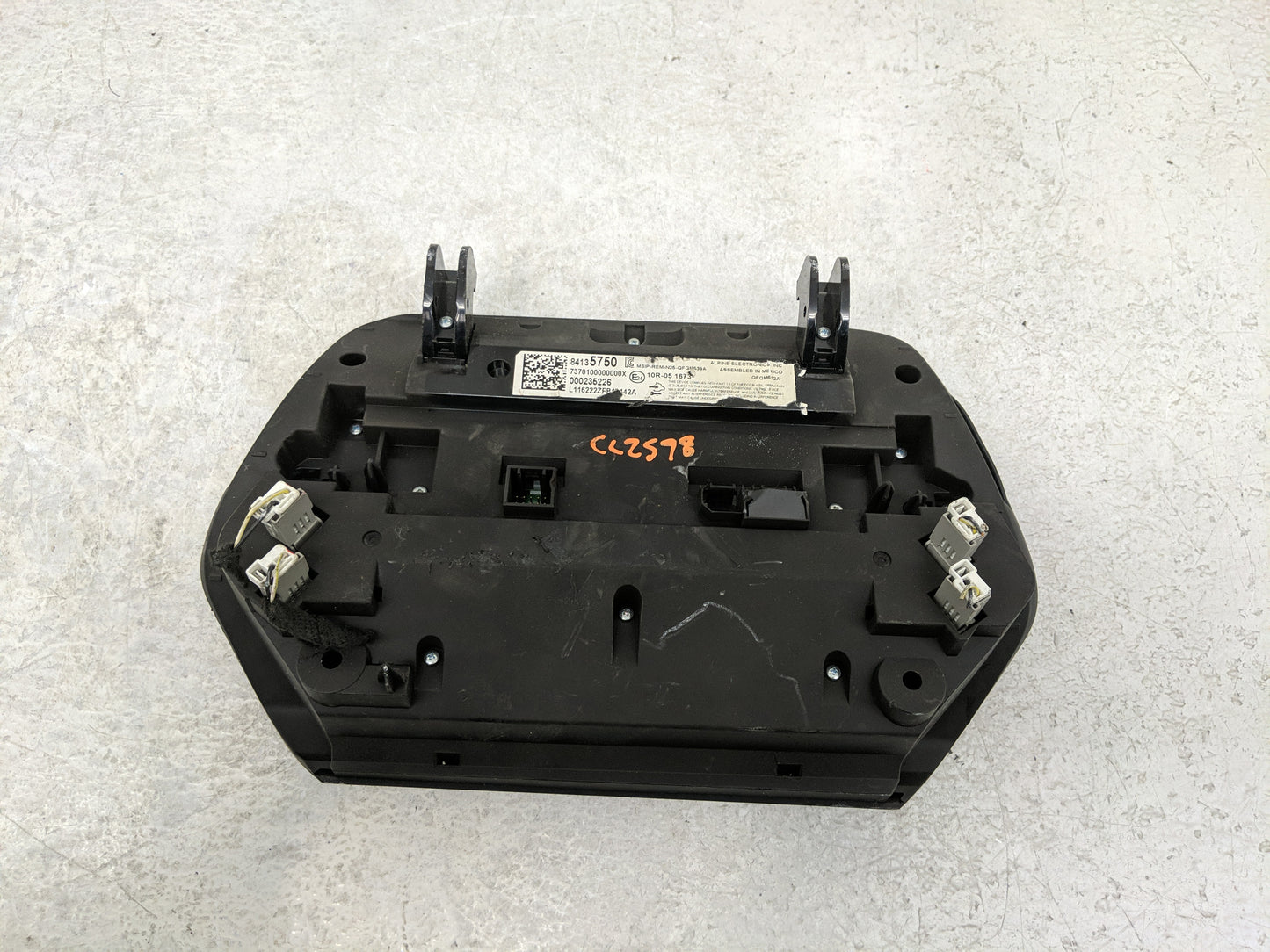 2017 Chevrolet Camaro Radio AM FM Cd Player Receiver Replacement P/N:84135750 Fits OEM Used Auto Parts - Oemusedautoparts1.c