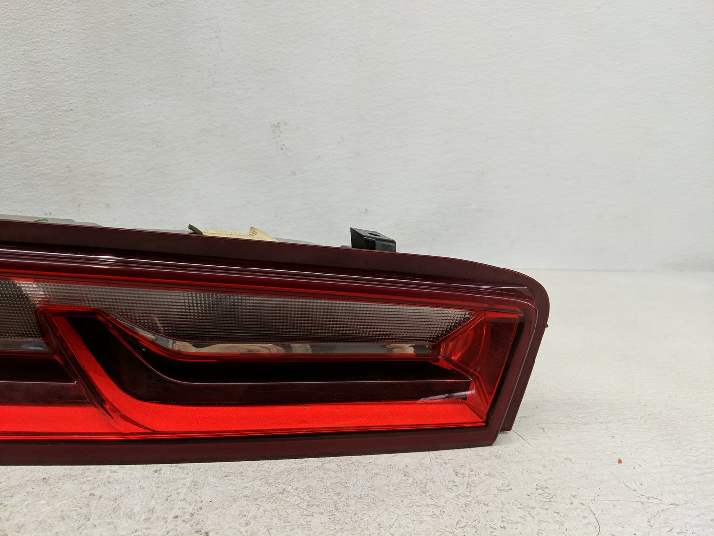 2016-2018 Chevrolet Camaro Tail Light Assembly Driver Left OEM P/N:F00HTG404913 Fits Fits 2016 2017 2018 OEM Used Auto Parts