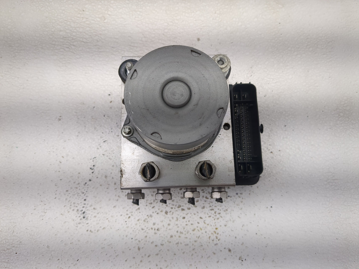 2017 Chevrolet Camaro ABS Pump Control Module Replacement P/N:065055766 Fits OEM Used Auto Parts - Oemusedautoparts1.com