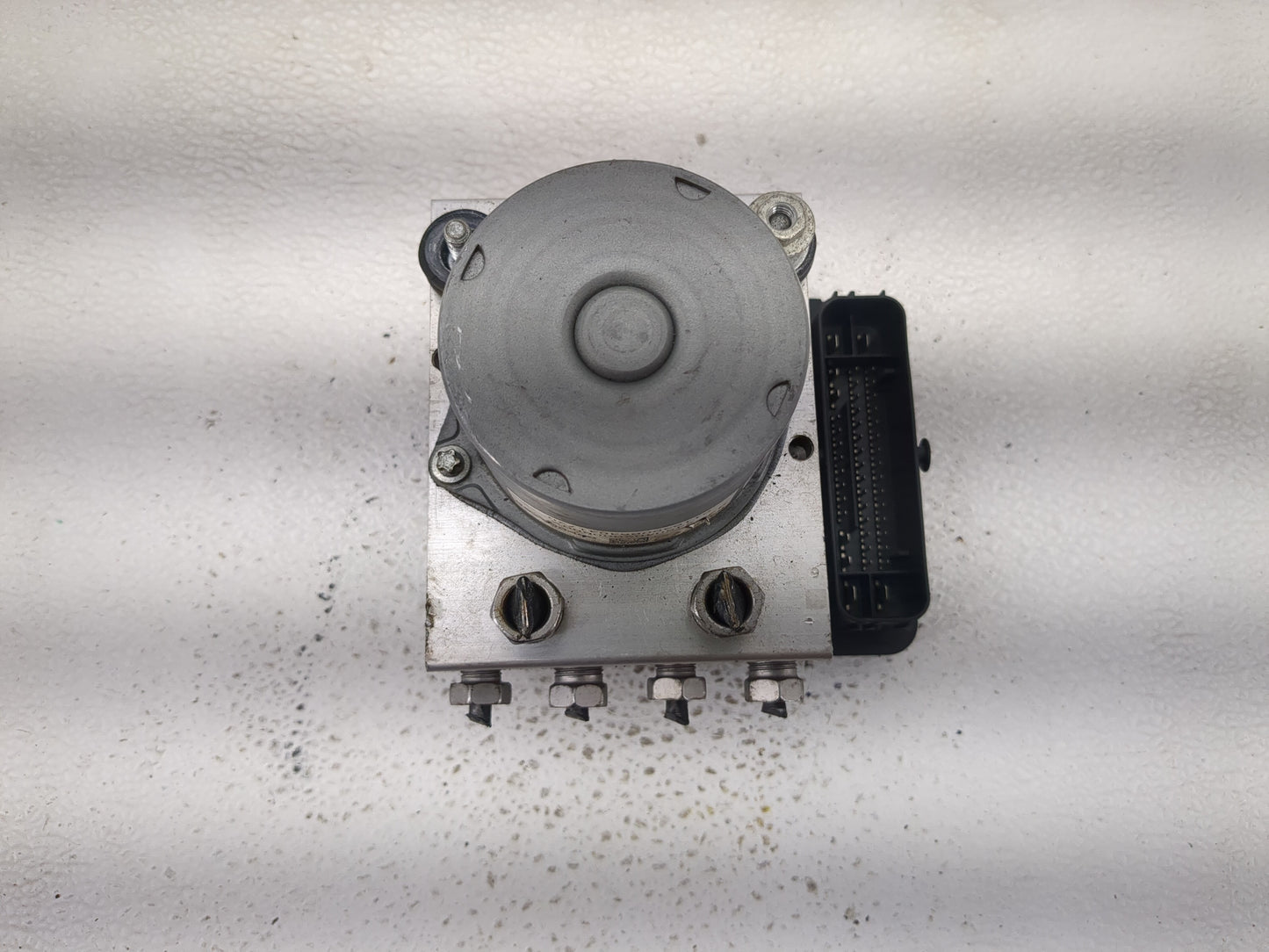 2017 Chevrolet Camaro ABS Pump Control Module Replacement P/N:065055766 Fits OEM Used Auto Parts - Oemusedautoparts1.com