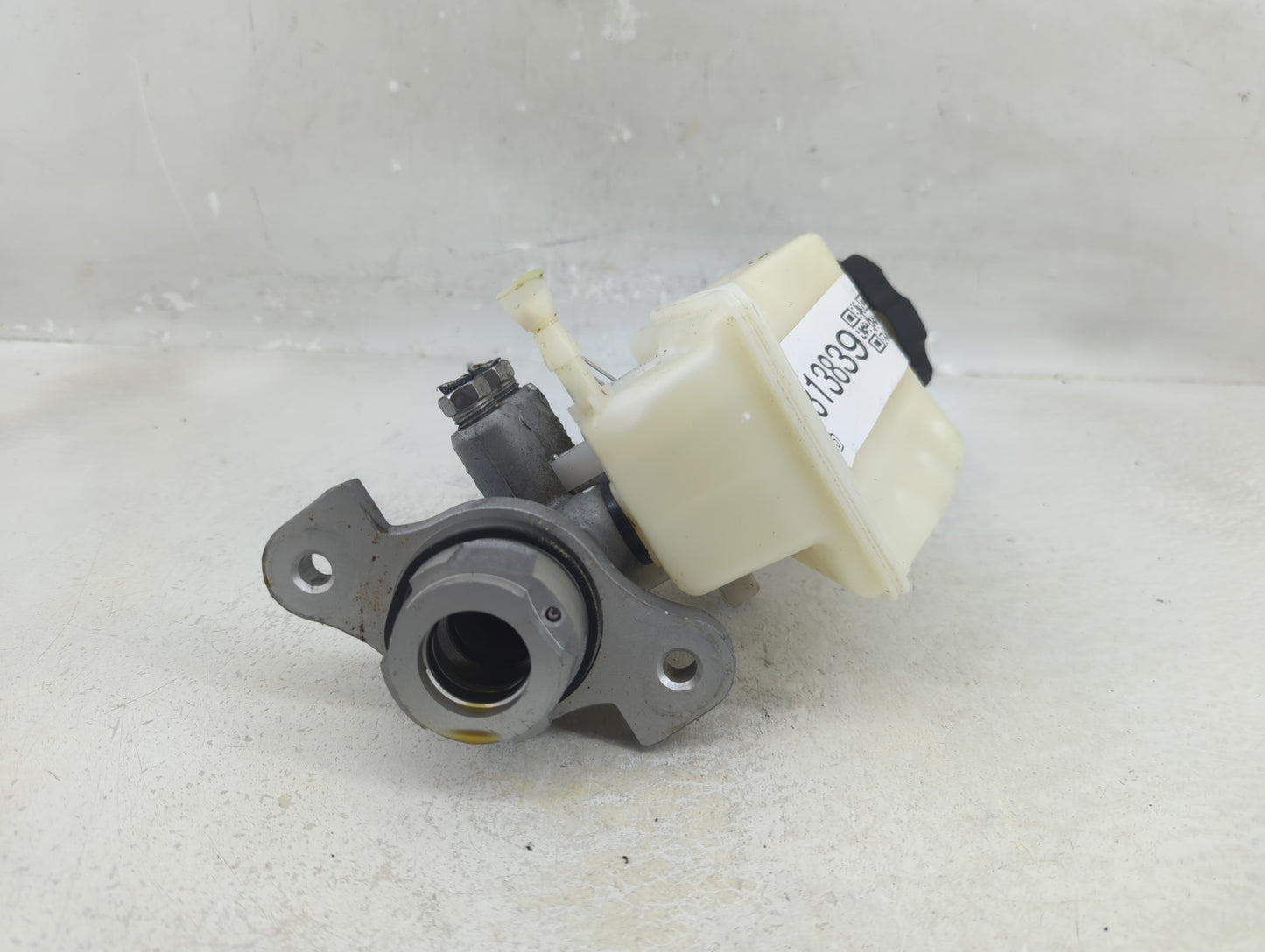 2016-2020 Chevrolet Camaro Brake Master Cylinder - Oemusedautoparts1.com