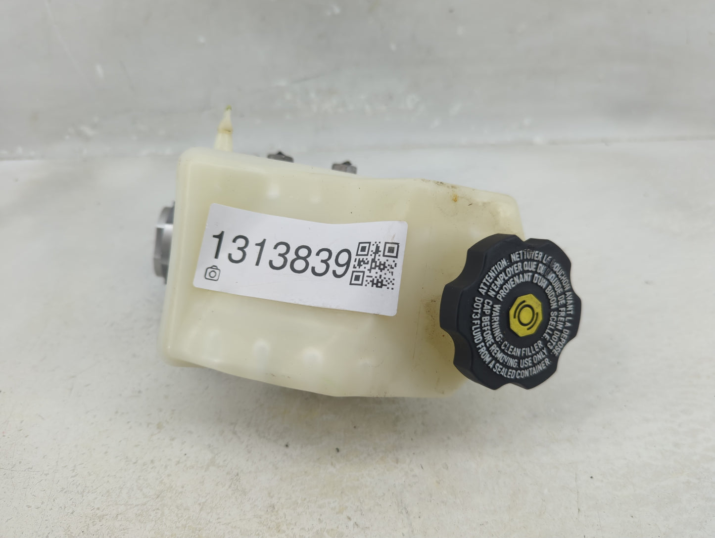 2016-2020 Chevrolet Camaro Brake Master Cylinder - Oemusedautoparts1.com