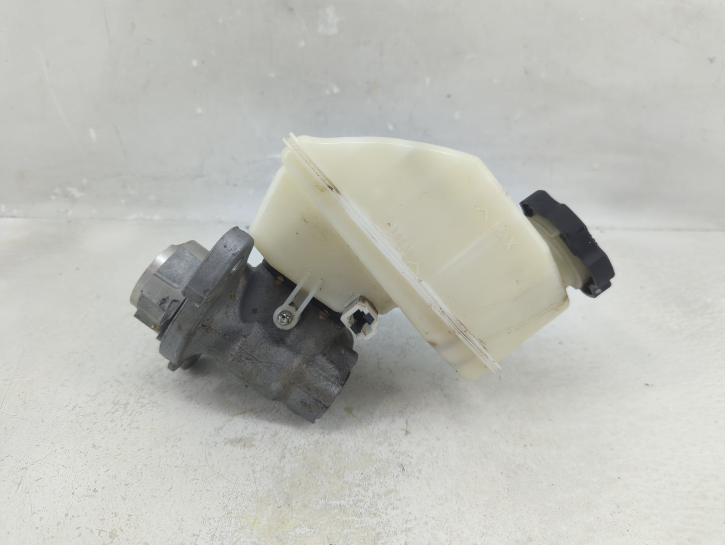 2016-2020 Chevrolet Camaro Brake Master Cylinder - Oemusedautoparts1.com