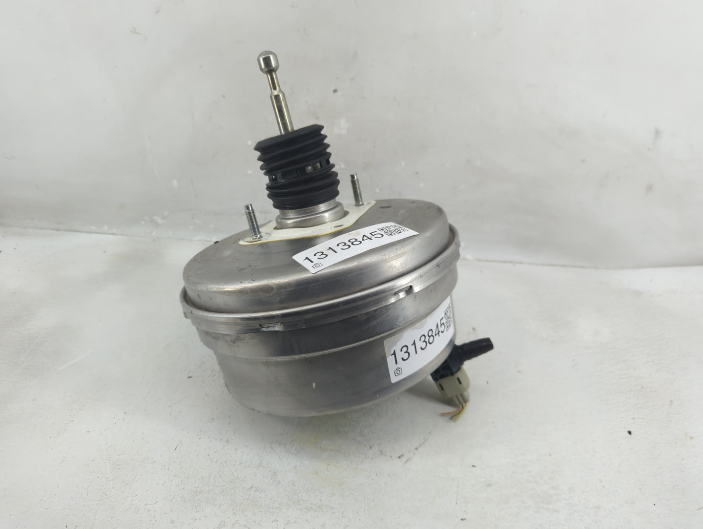 2016-2021 Chevrolet Camaro Power Brake Booster Oem 1313845 - Oemusedautoparts1.com