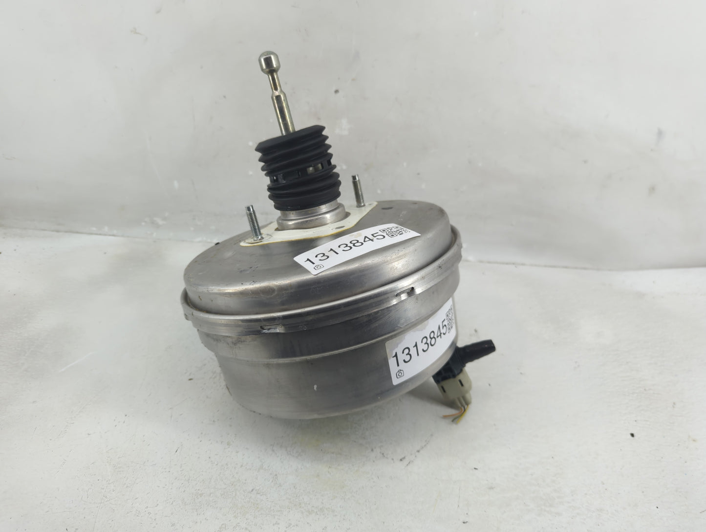 2016-2021 Chevrolet Camaro Power Brake Booster Oem 1313845 - Oemusedautoparts1.com