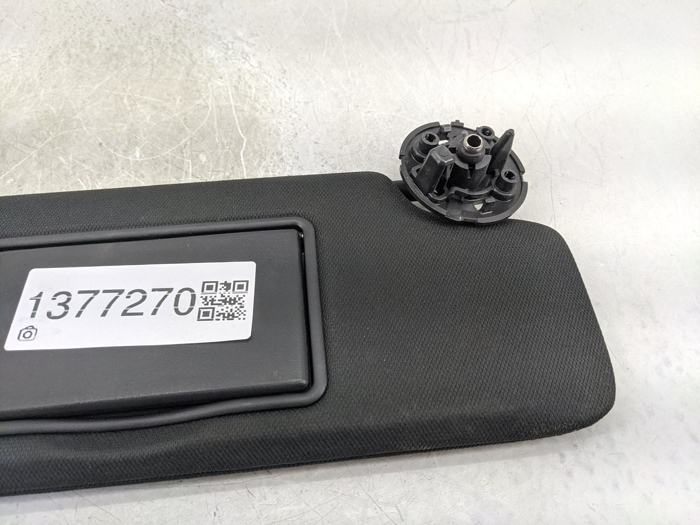 2021 Chevrolet Camaro Sun Visor Shade Replacement Passenger Right Mirror Fits OEM Used Auto Parts - Oemusedautoparts1.com