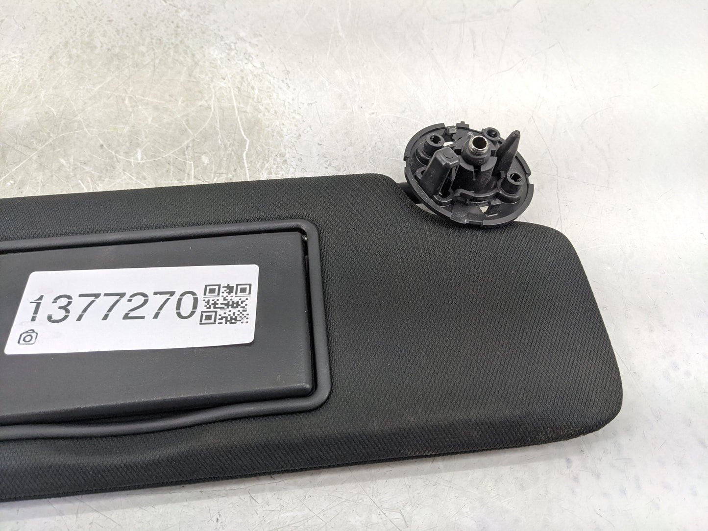 2021 Chevrolet Camaro Sun Visor Shade Replacement Passenger Right Mirror Fits OEM Used Auto Parts - Oemusedautoparts1.com