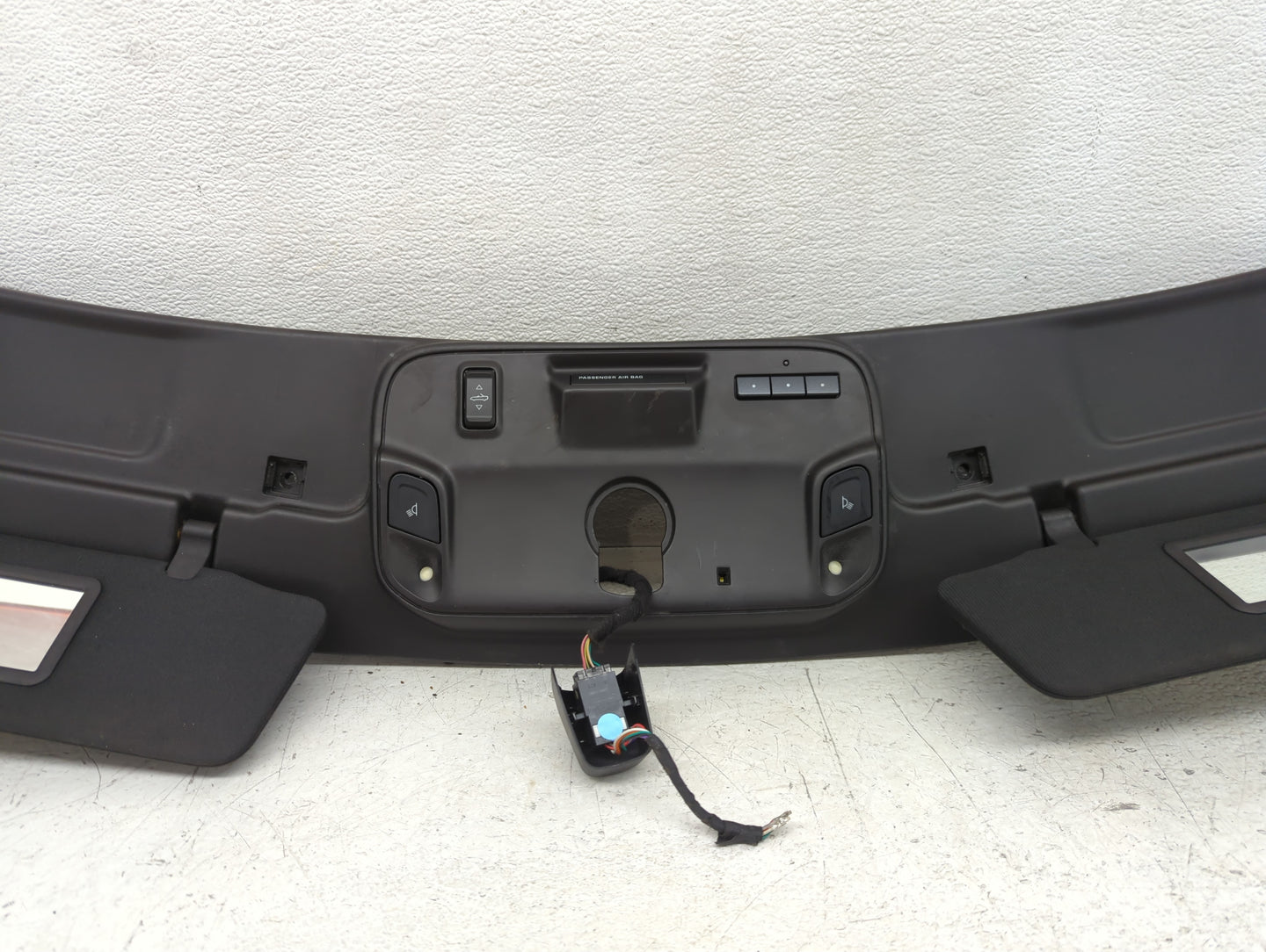 2017 Chevrolet Camaro Overhead Roof Console - Oemusedautoparts1.com