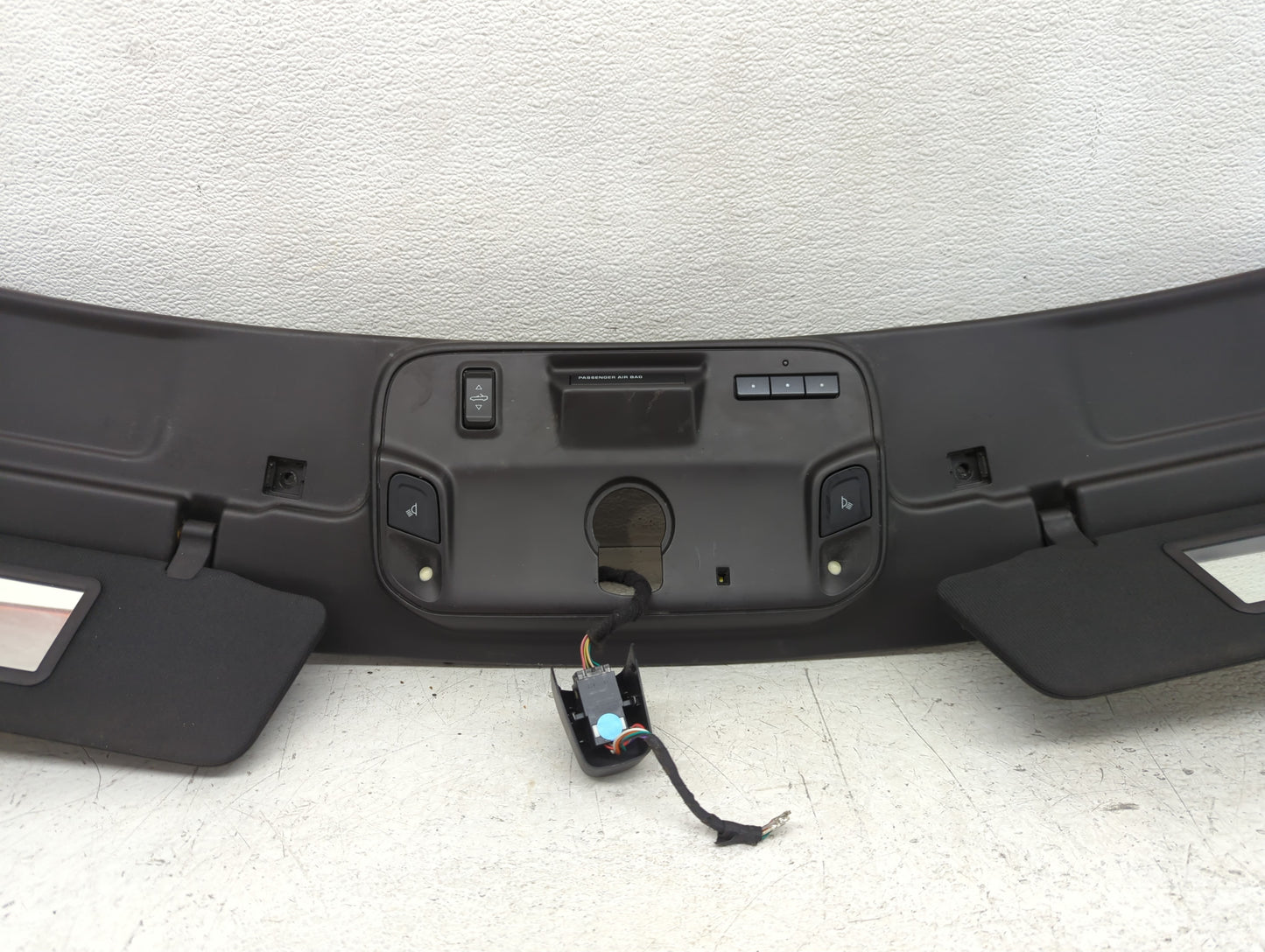 2017 Chevrolet Camaro Overhead Roof Console - Oemusedautoparts1.com