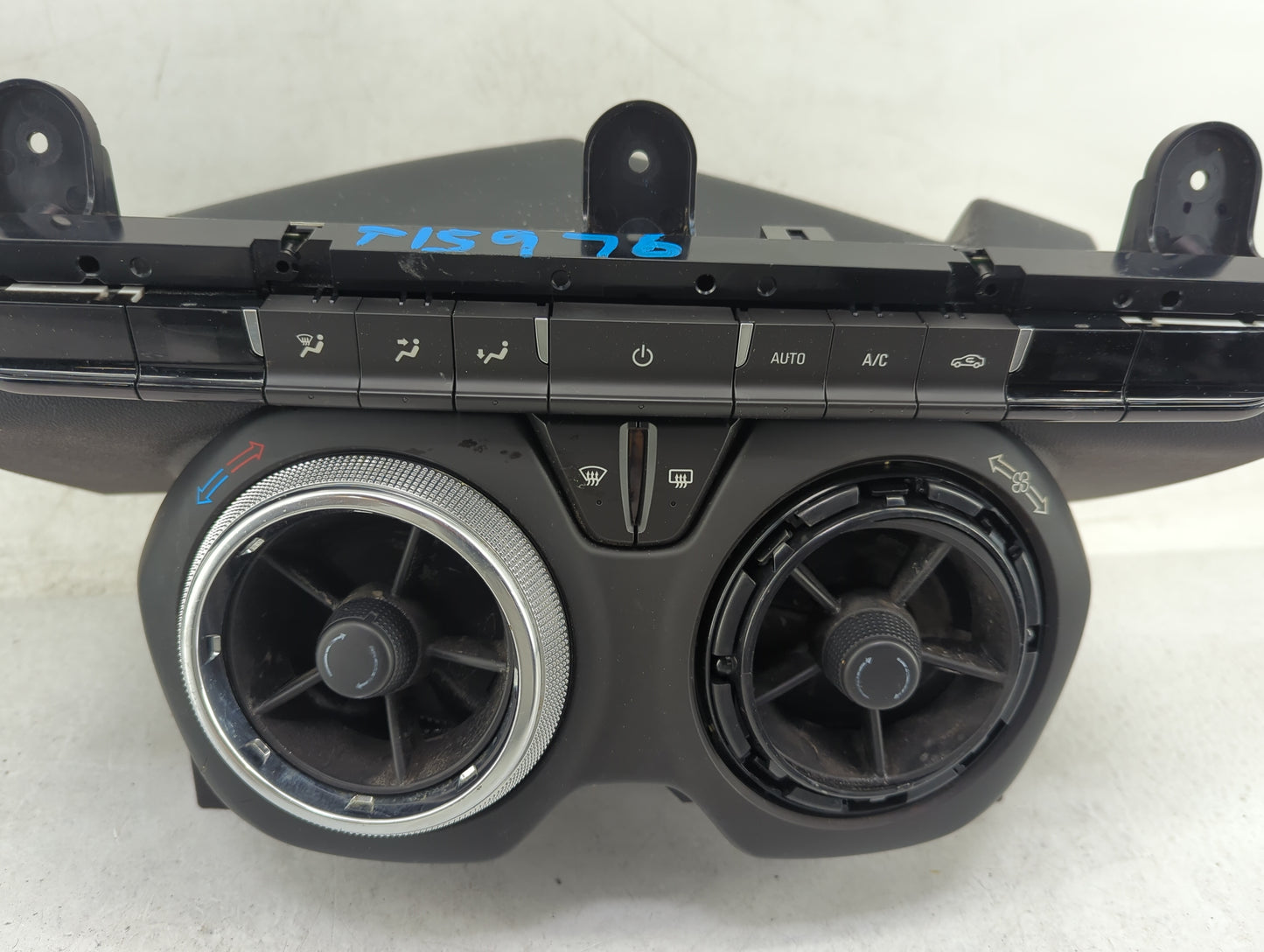 2016-2017 Chevrolet Camaro Climate Control Module Temperature AC/Heater Replacement P/N:84078979 Fits Fits 2016 2017 OEM Use