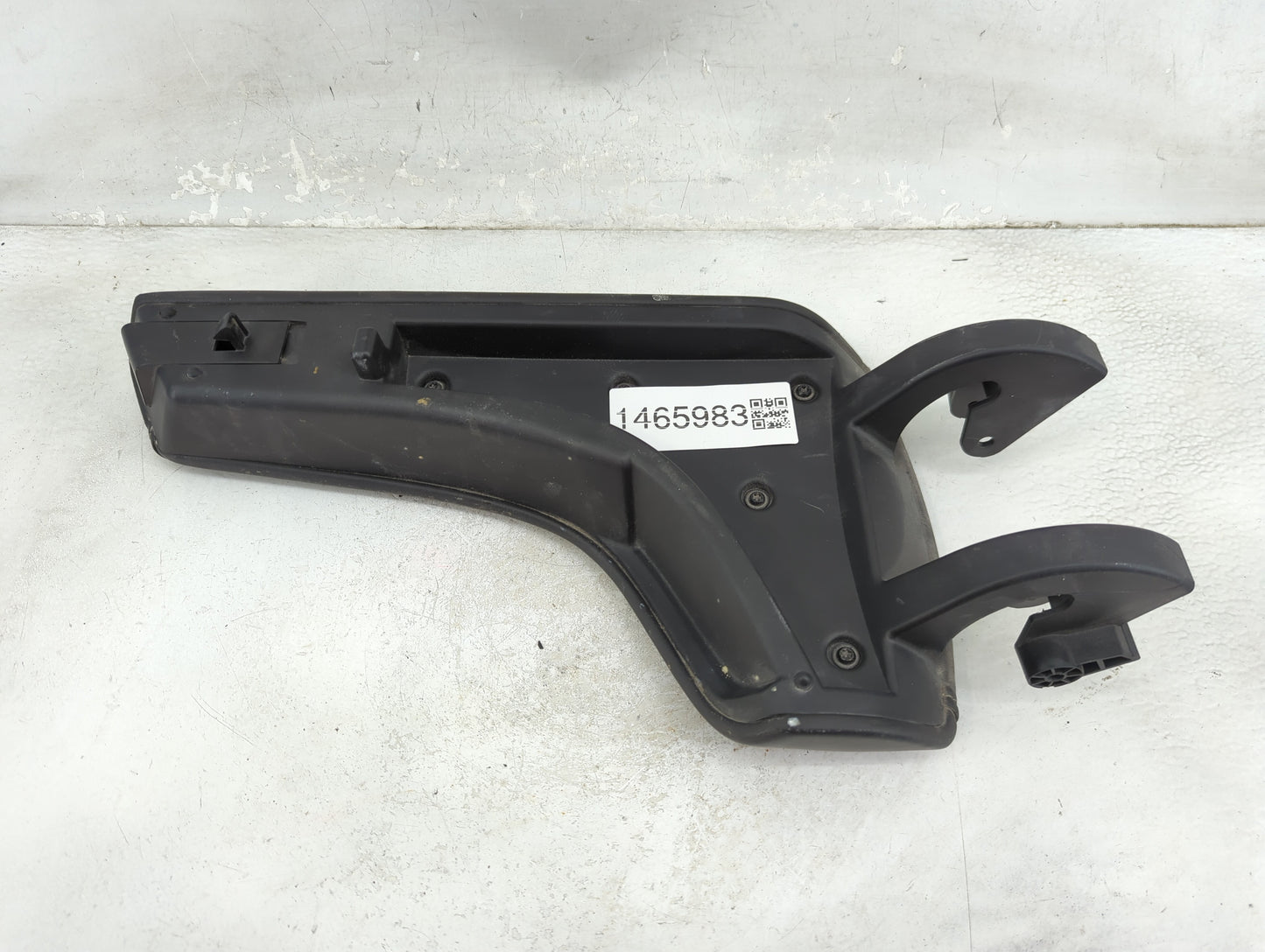 2017 Chevrolet Camaro Center Console Armrest Cover Lid Fits OEM Used Auto Parts - Oemusedautoparts1.com