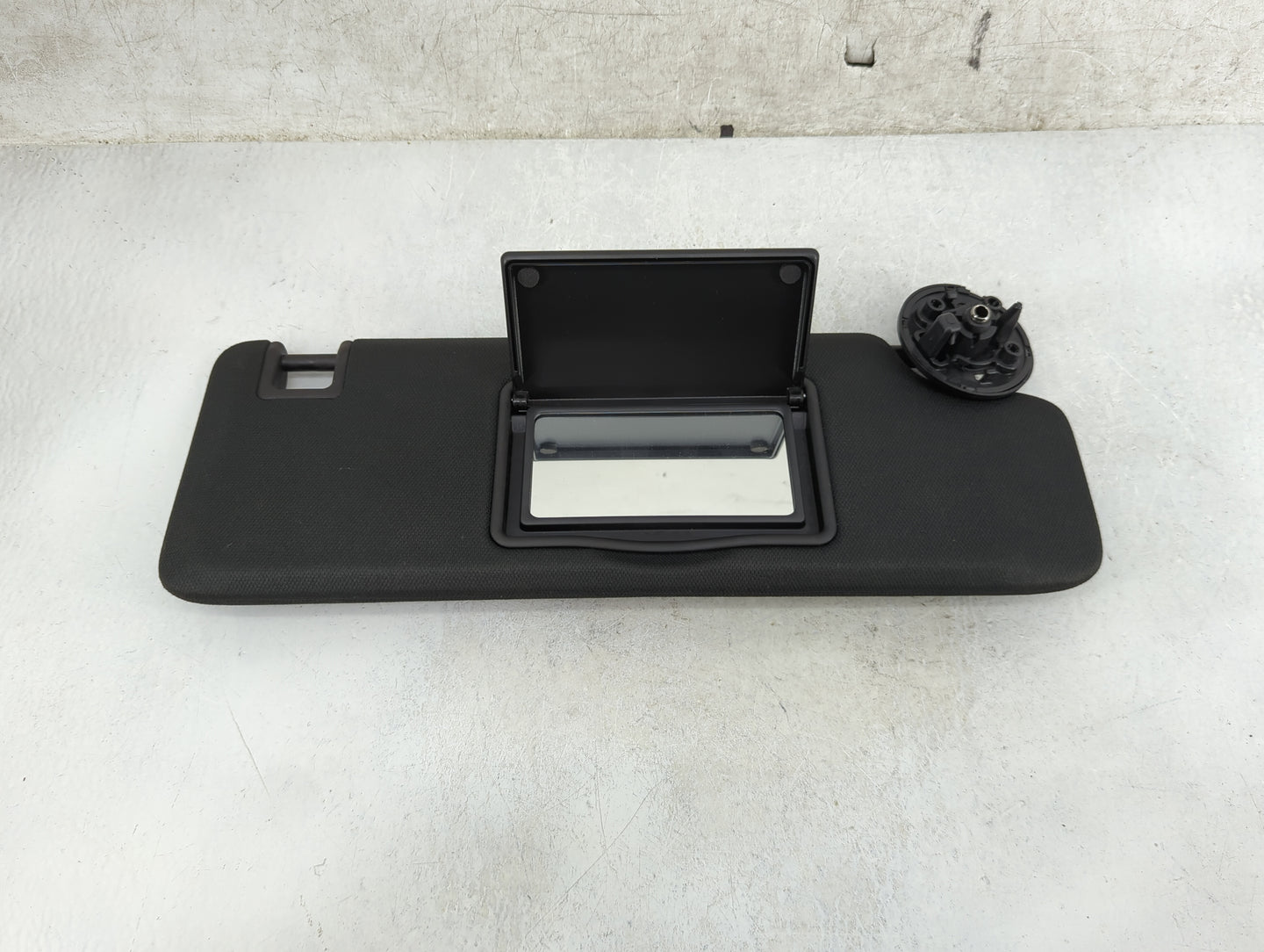 2021 Chevrolet Camaro Sun Visor Shade Replacement Passenger Right Mirror Fits OEM Used Auto Parts - Oemusedautoparts1.com