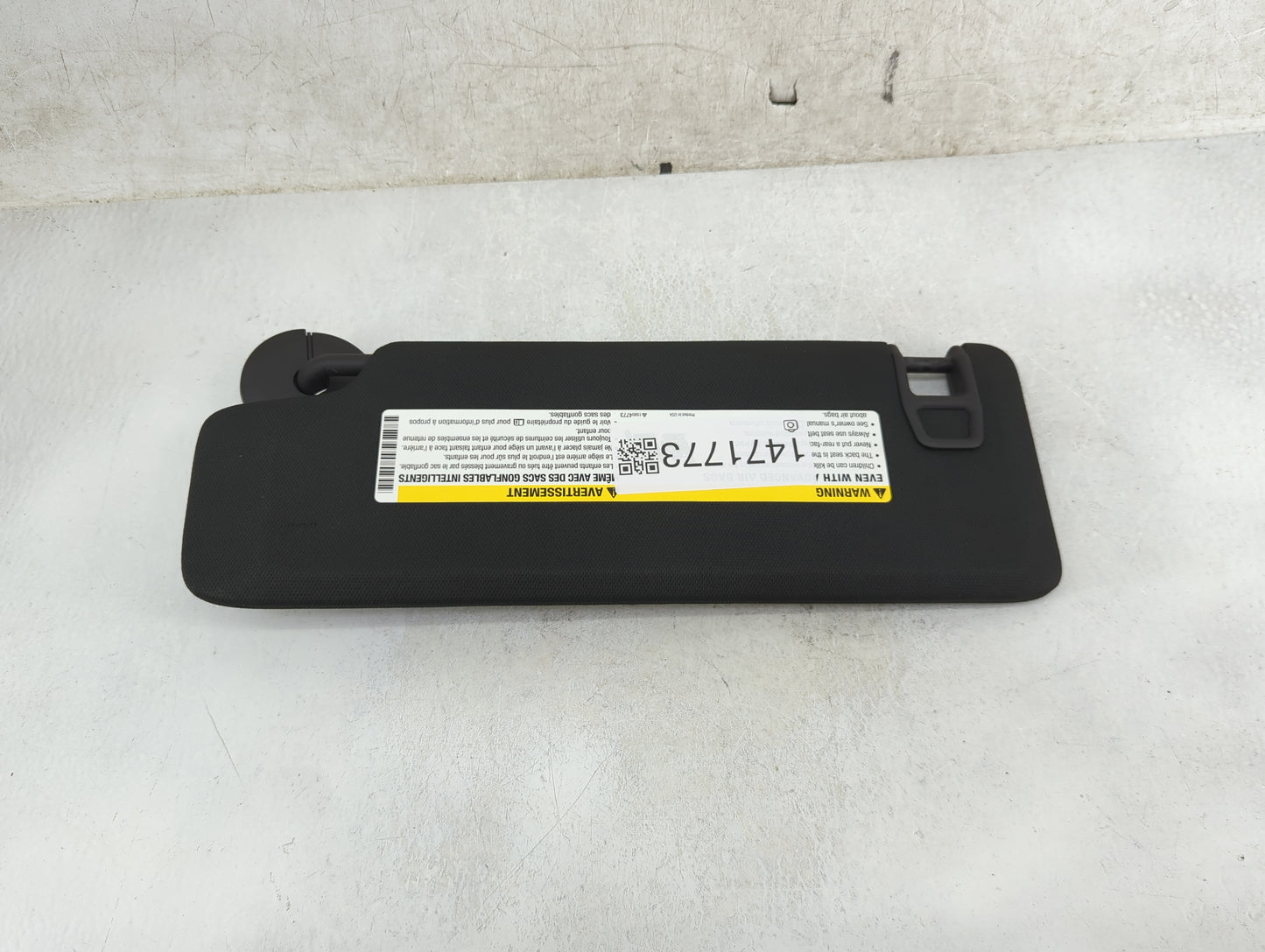 2021 Chevrolet Camaro Sun Visor Shade Replacement Passenger Right Mirror Fits OEM Used Auto Parts - Oemusedautoparts1.com