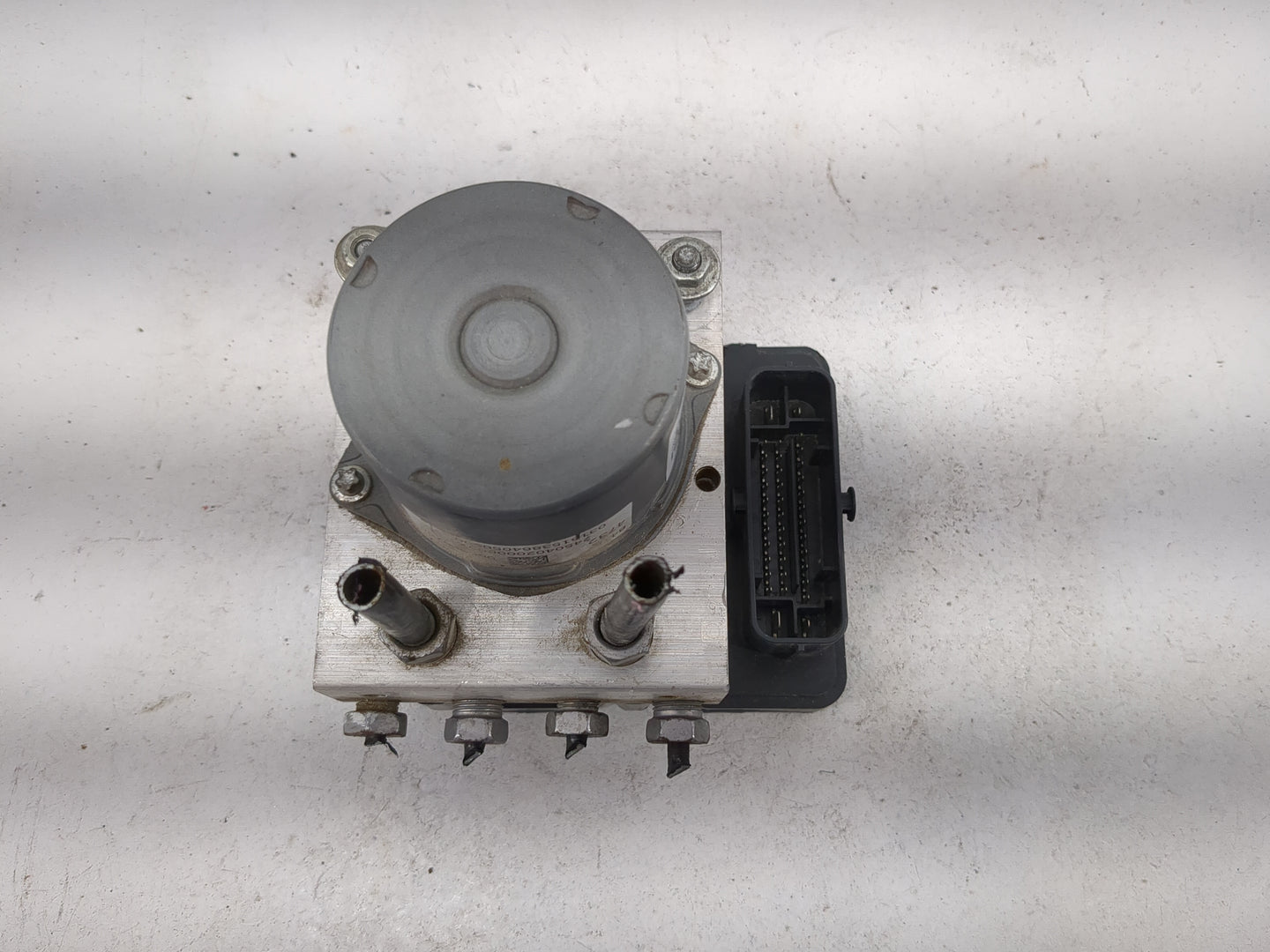 2017 Chevrolet Camaro ABS Pump Control Module Replacement P/N:24504020000000X 0315153864050590, 0265256456, 0265951765 Fits 