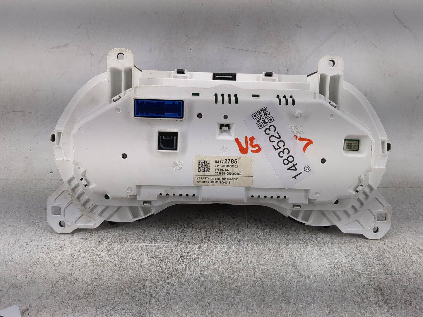 2017-2018 Chevrolet Camaro Instrument Cluster Speedometer Gauges P/N:84172785 Miles: Fits Fits 2017 2018 OEM Used Auto Parts