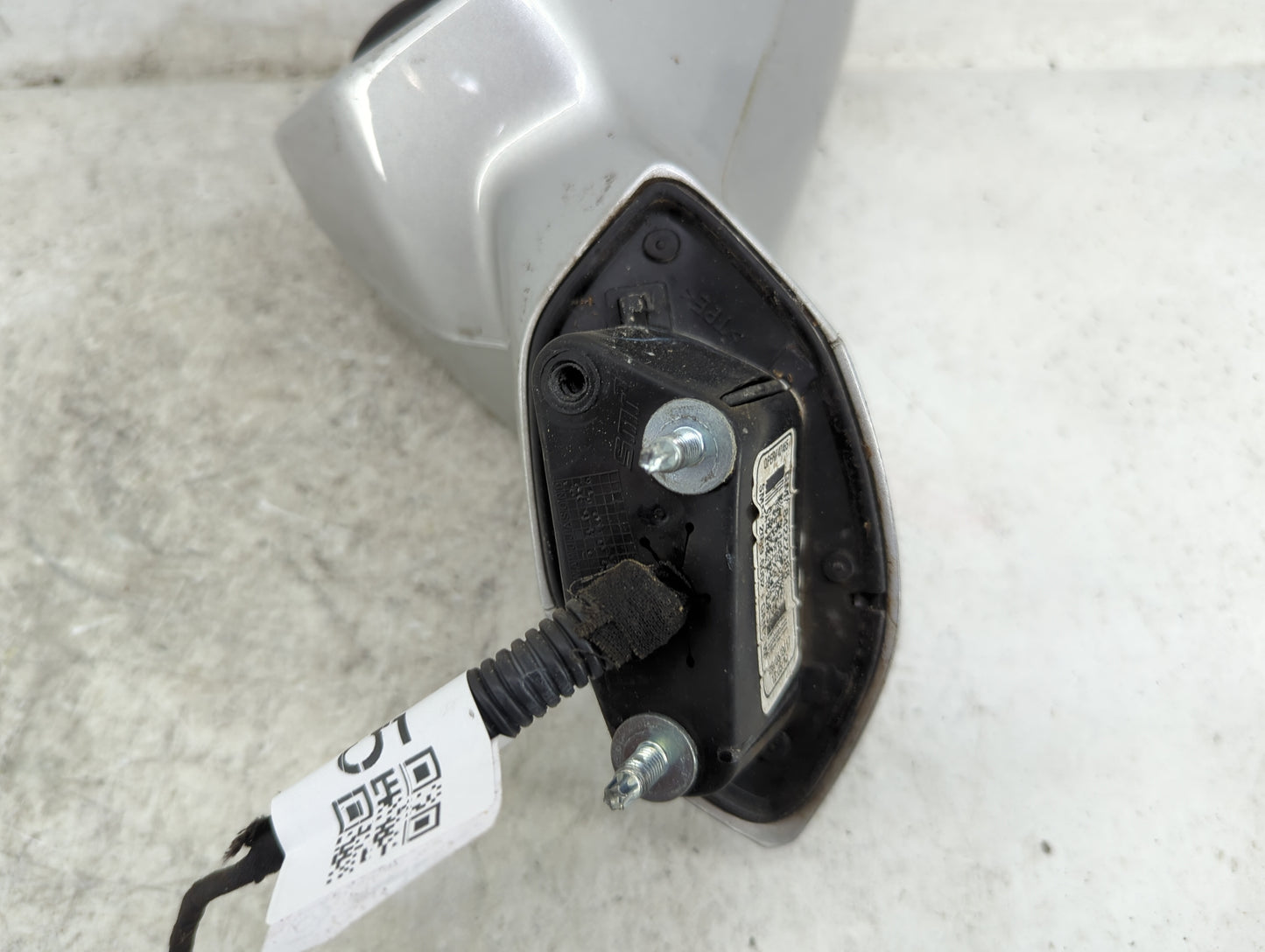 2016-2019 Chevrolet Camaro Passenger Side View Mirror - Right Door Mirror OEM Used - Oemusedautoparts1.com