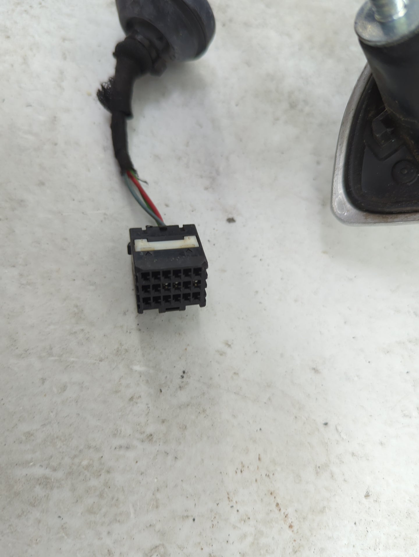 2016-2019 Chevrolet Camaro Passenger Side View Mirror - Right Door Mirror OEM Used - Oemusedautoparts1.com