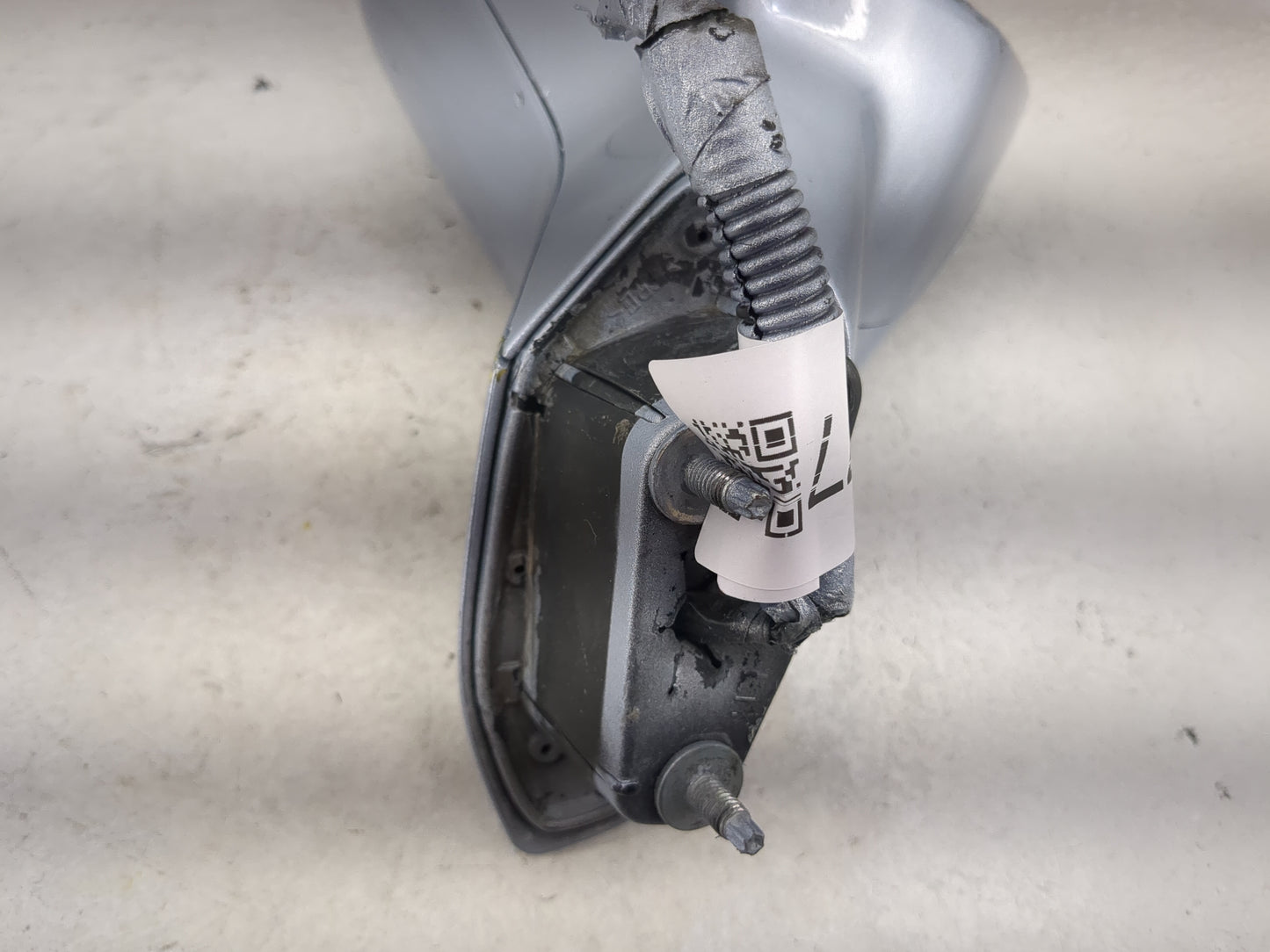 2016-2019 Chevrolet Camaro Driver Side View Mirror - Left Door Mirror OEM Used - Oemusedautoparts1.com
