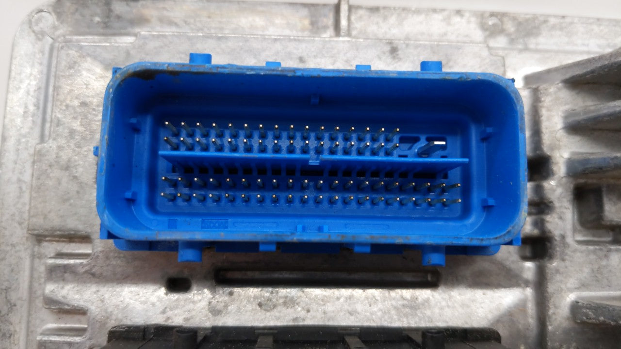 2017 Chevrolet Camaro PCM Engine Control Computer ECU ECM PCU OEM P/N:12677677 12686384, 12680876 Fits Fits 2018 2019 2020 O