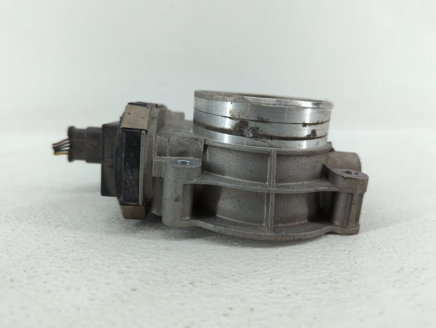 2016-2019 Chevrolet Camaro Throttle Body P/N:12676296AA 12671014, 12648414, 1267 1014 Fits Fits 2016 2017 2018 2019 OEM Used