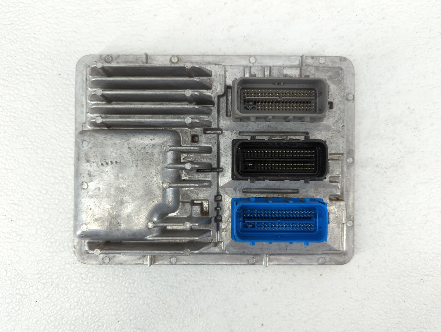 2017 Chevrolet Camaro PCM Engine Control Computer ECU ECM PCU OEM P/N:12669908 12681528, 12687296 Fits Fits 2018 2019 2020 O