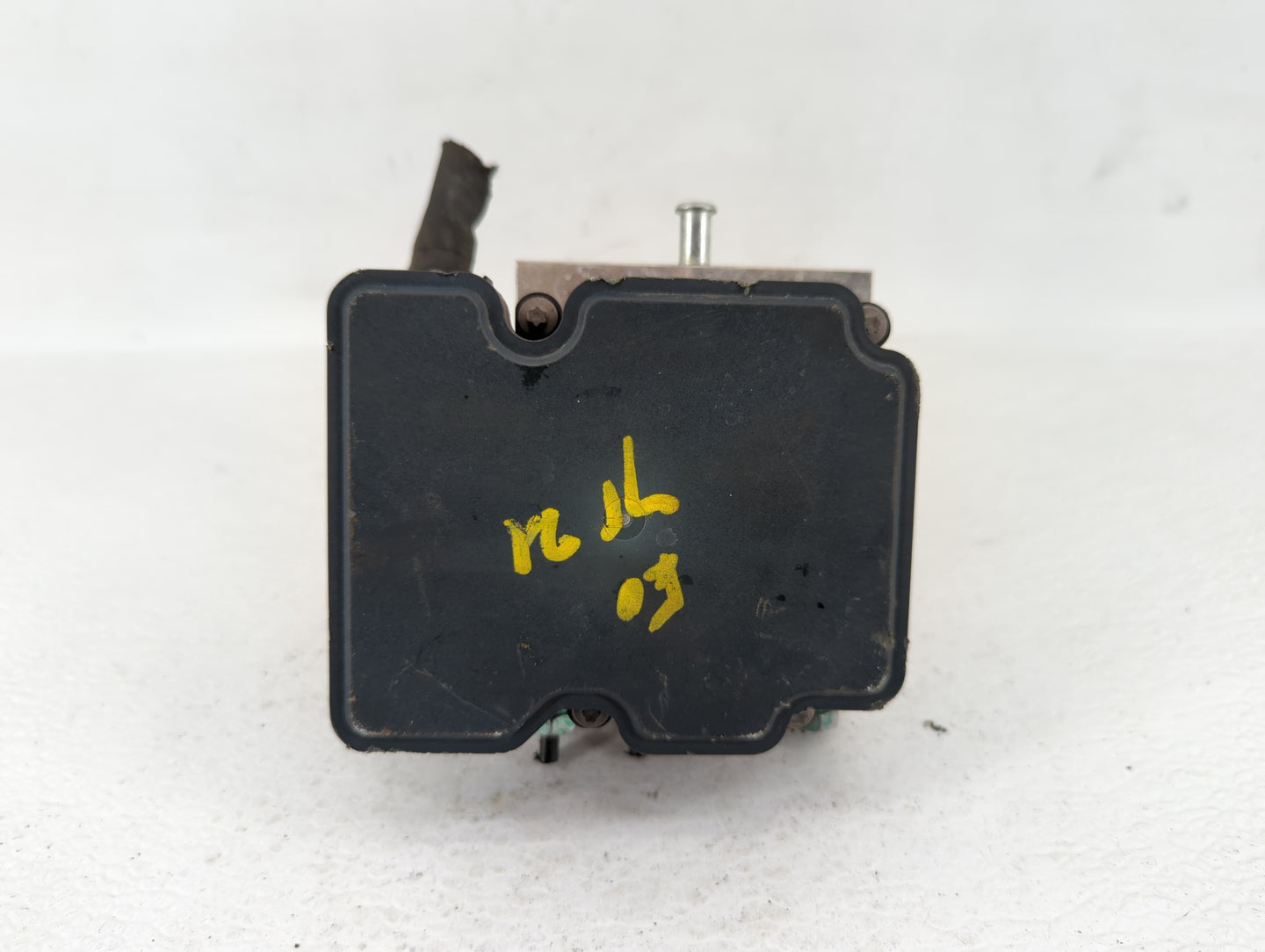 2017 Chevrolet Camaro ABS Pump Control Module Replacement P/N:065055766 Fits OEM Used Auto Parts - Oemusedautoparts1.com