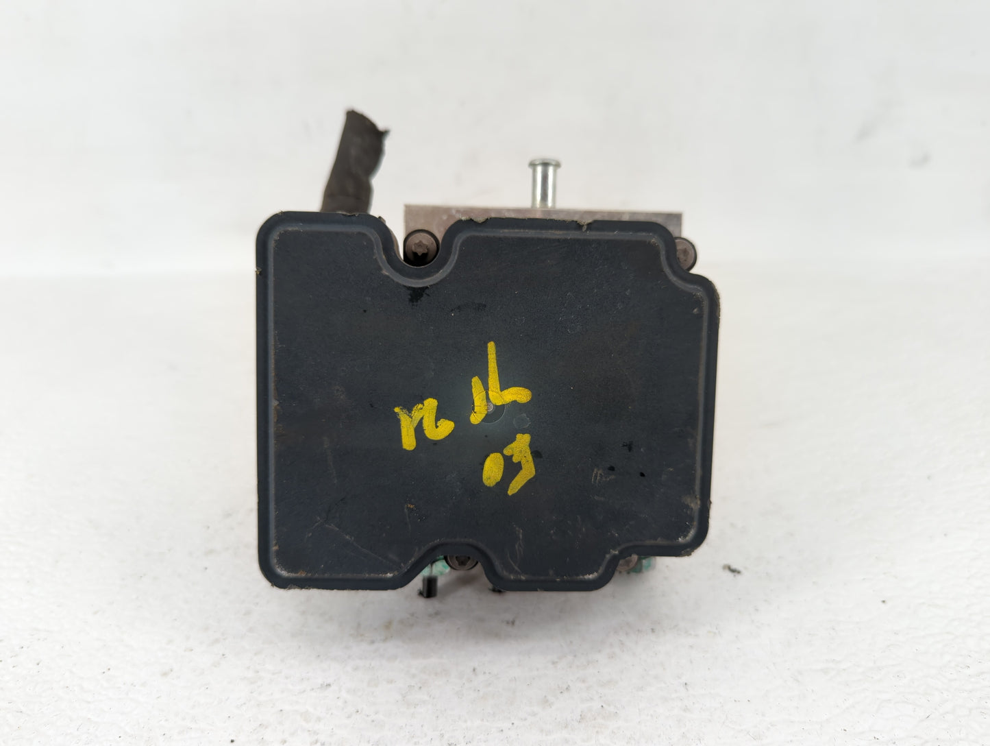 2017 Chevrolet Camaro ABS Pump Control Module Replacement P/N:065055766 Fits OEM Used Auto Parts - Oemusedautoparts1.com