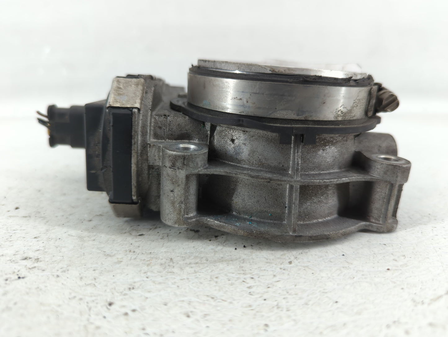 2016-2021 Chevrolet Camaro Throttle Body P/N:12671014 Fits Fits 2016 2017 2018 2019 2020 2021 2022 OEM Used Auto Parts - Oem