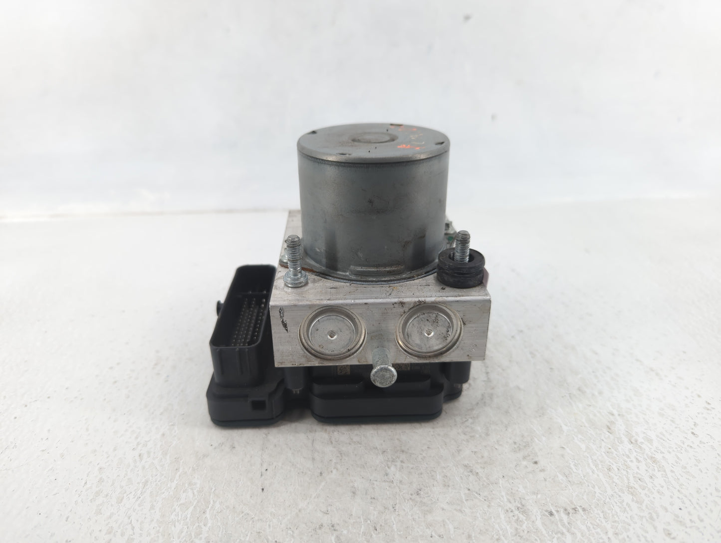 2017 Chevrolet Camaro ABS Pump Control Module Replacement P/N:84089247 Fits OEM Used Auto Parts - Oemusedautoparts1.com