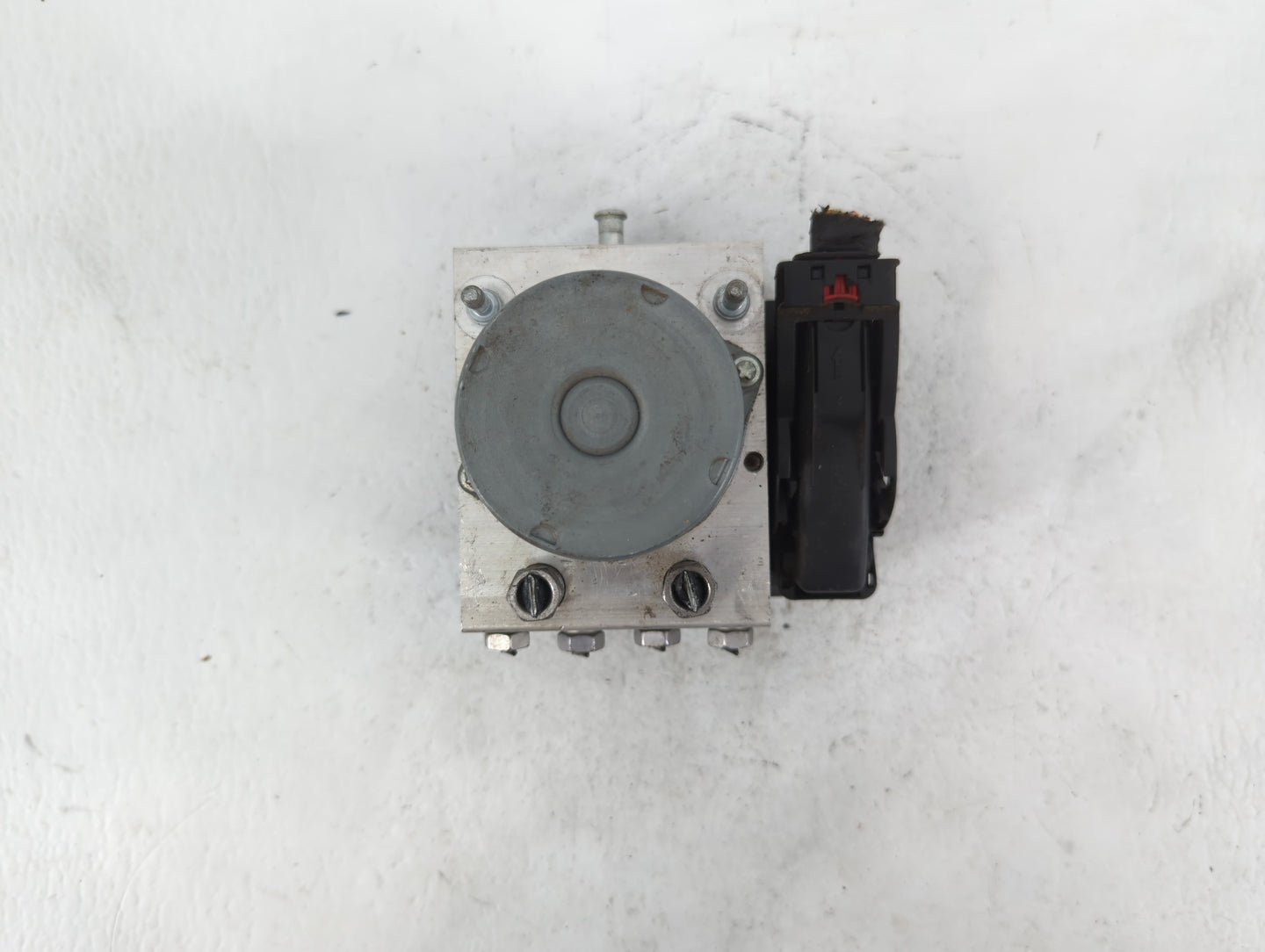 2017 Chevrolet Camaro ABS Pump Control Module Replacement P/N:84089247 Fits OEM Used Auto Parts - Oemusedautoparts1.com