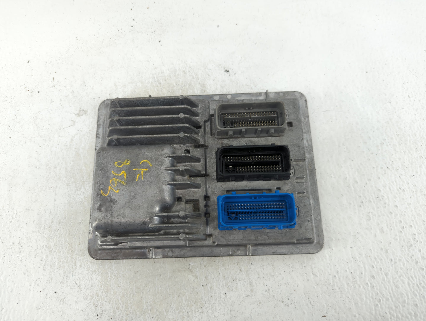 2017 Chevrolet Camaro PCM Engine Control Computer ECU ECM PCU OEM P/N:12680968 Fits Fits 2018 2019 2020 OEM Used Auto Parts 