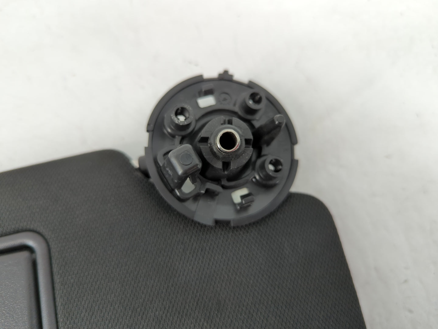 2021 Chevrolet Camaro Sun Visor Shade Replacement Passenger Right Mirror Fits OEM Used Auto Parts - Oemusedautoparts1.com