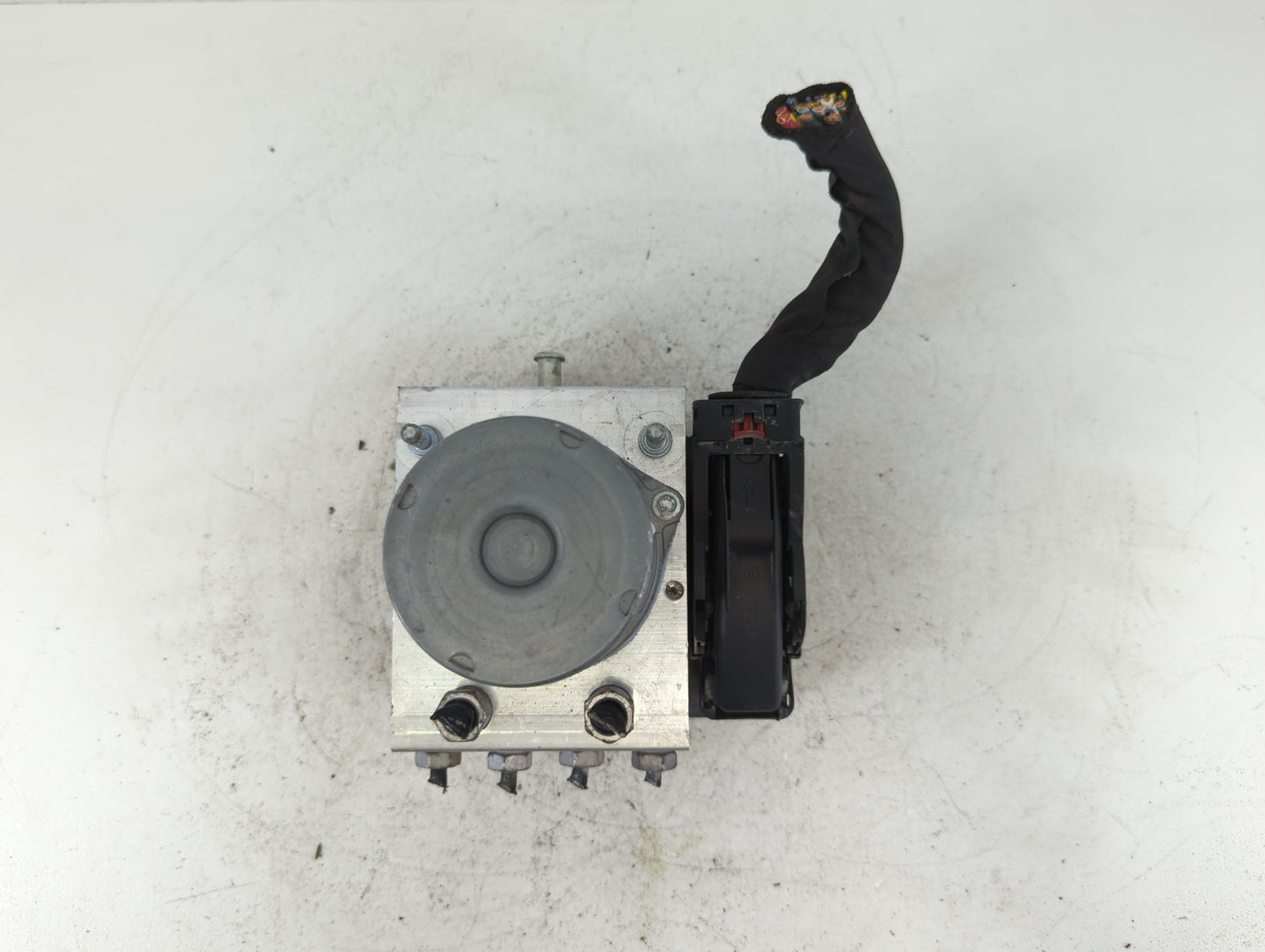 2017 Chevrolet Camaro ABS Pump Control Module Replacement P/N:84089247 Fits OEM Used Auto Parts - Oemusedautoparts1.com