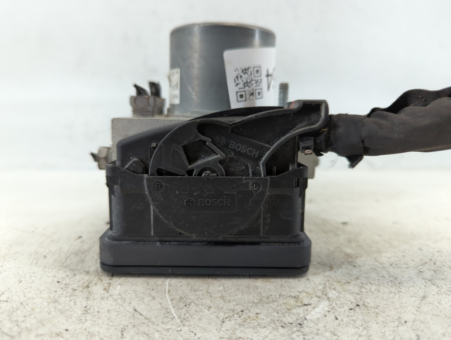 2017 Chevrolet Camaro ABS Pump Control Module Replacement P/N:84089247 Fits OEM Used Auto Parts - Oemusedautoparts1.com
