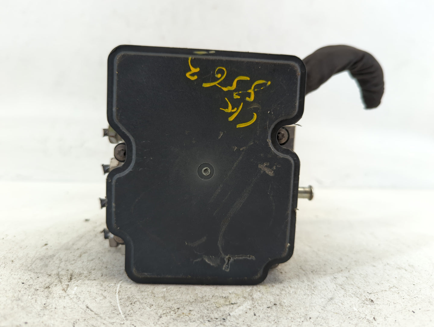 2017 Chevrolet Camaro ABS Pump Control Module Replacement P/N:84089247 Fits OEM Used Auto Parts - Oemusedautoparts1.com