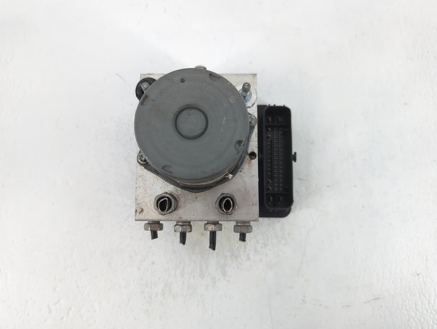 2017 Chevrolet Camaro ABS Pump Control Module Replacement P/N:245040200 Fits OEM Used Auto Parts - Oemusedautoparts1.com