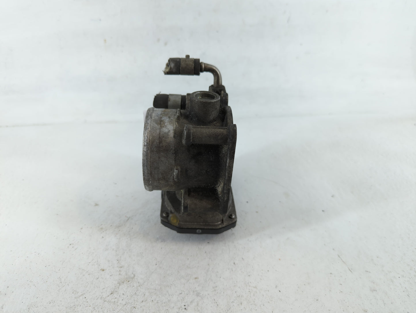 2016-2021 Chevrolet Camaro Throttle Body P/N:3TA60-01 A Fits Fits 2013 2014 2015 2016 2017 2018 2019 2020 2021 OEM Used Auto