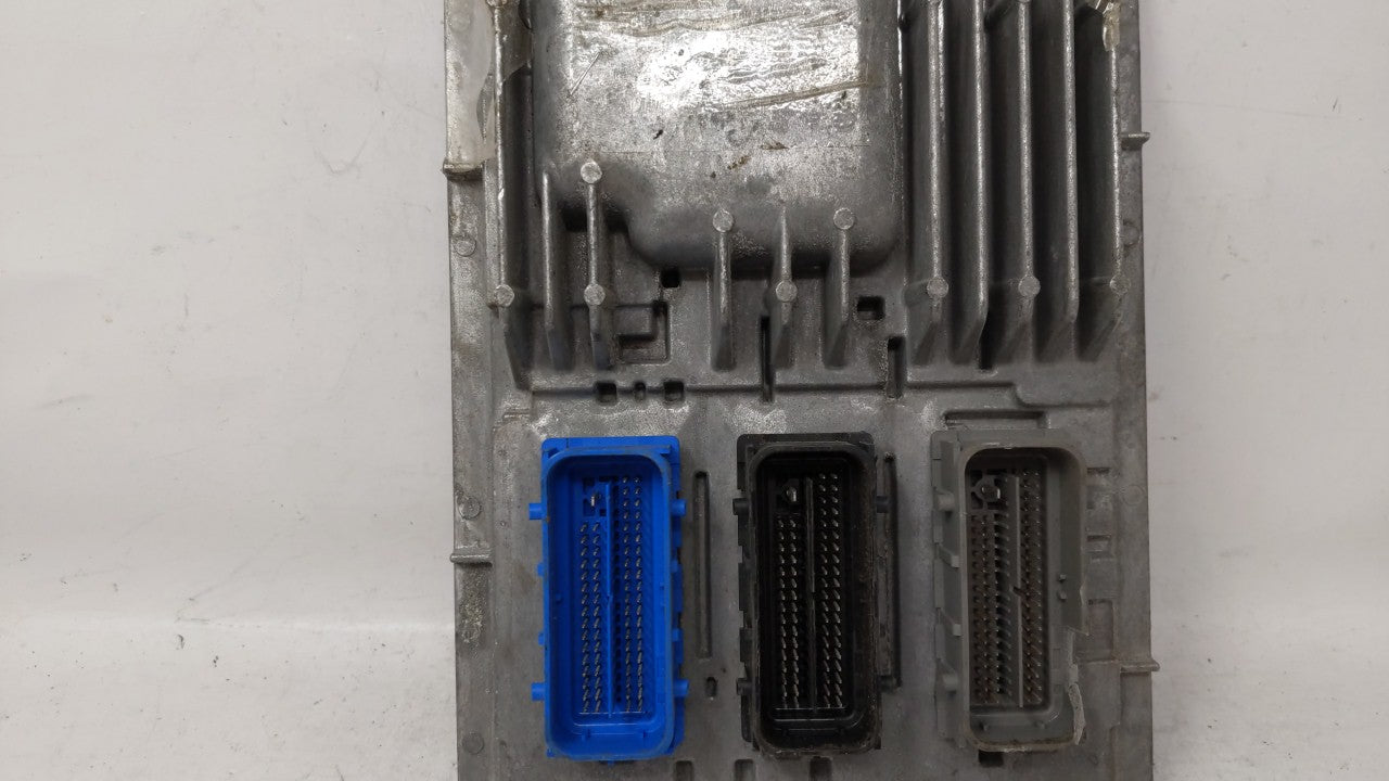 2017 Chevrolet Camaro PCM Engine Control Computer ECU ECM PCU OEM P/N:12677677 12686384, 12680876 Fits Fits 2018 2019 2020 O