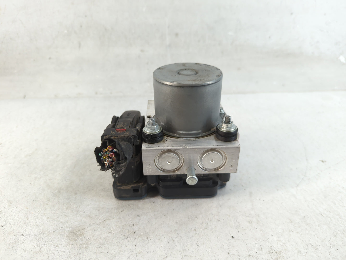 2017 Chevrolet Camaro ABS Pump Control Module Replacement P/N:06505576 8408 9247 Fits OEM Used Auto Parts - Oemusedautoparts
