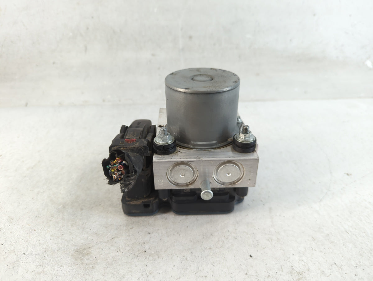 2017 Chevrolet Camaro Anti-Lock Brake ABS Pump Module Actuator OEM P/N:06505576 8408 9247 Fits OEM Used Auto Parts - Oemused