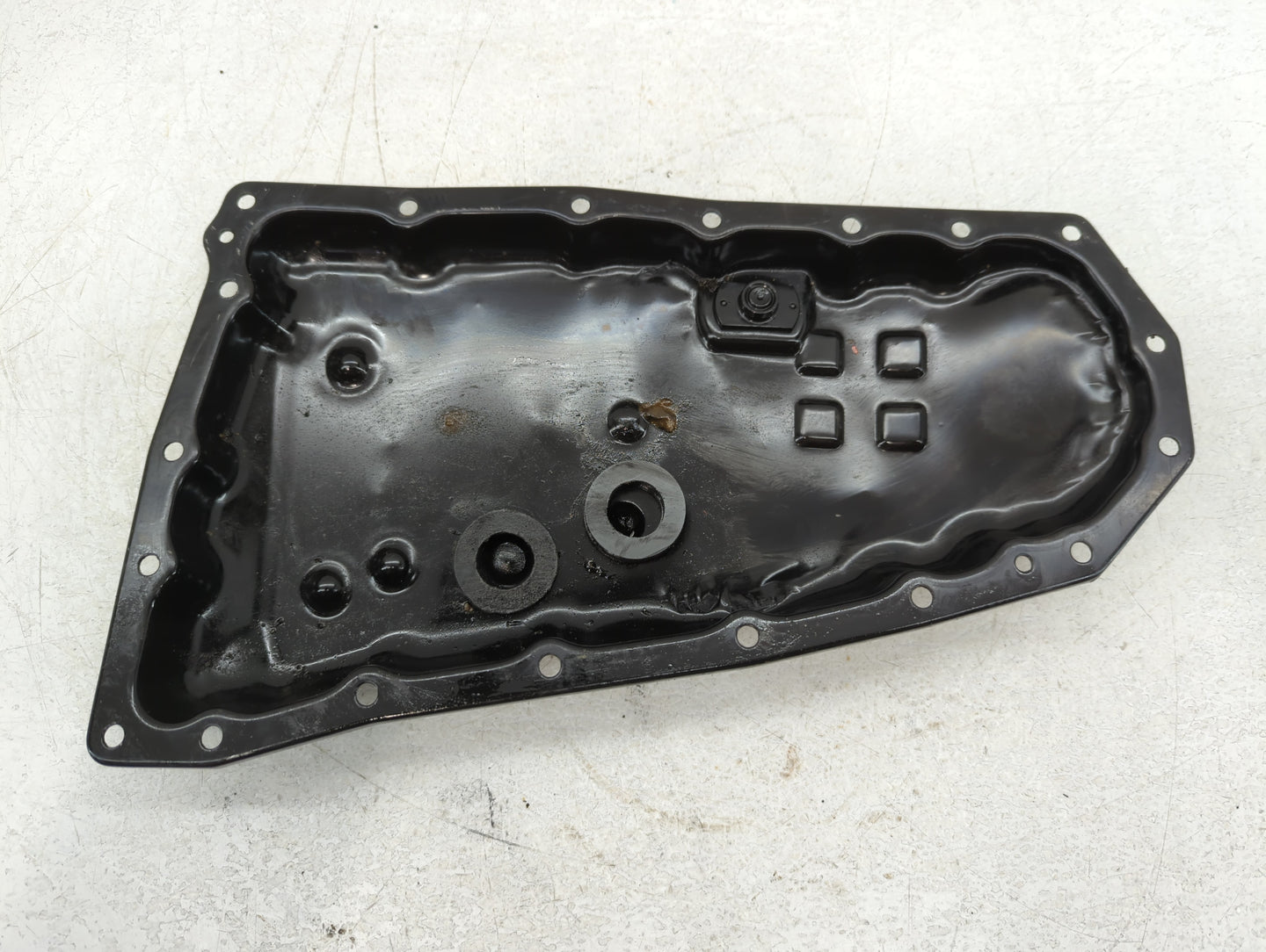 2015-2018 Chevrolet City Express Engine Oil Pan P/N:31390-3VX0C Fits Fits 2015 2016 2017 2018 OEM Used Auto Parts - Oemuseda