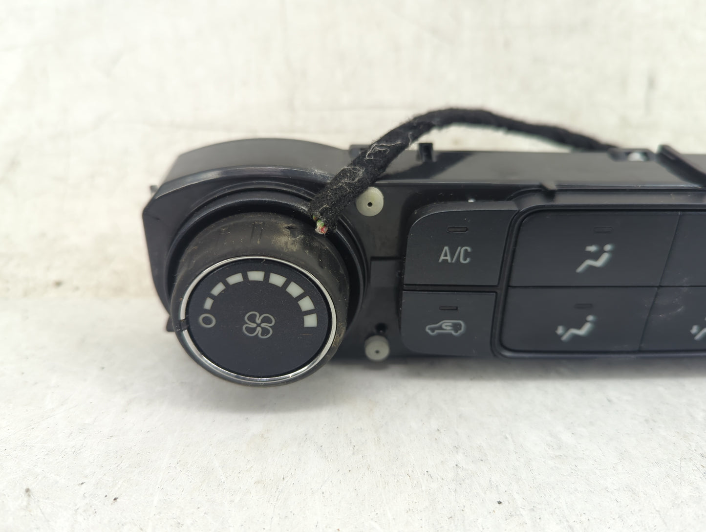 2015-2022 Chevrolet Colorado Climate Control Module Temperature AC/Heater Replacement P/N:84164473 Fits OEM Used Auto Parts 
