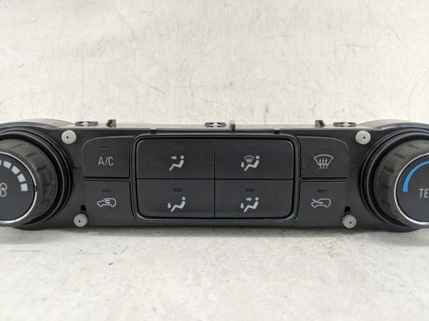 2015-2022 Chevrolet Colorado Climate Control Module Temperature AC/Heater Replacement P/N:84164472 815372982 Fits OEM Used A