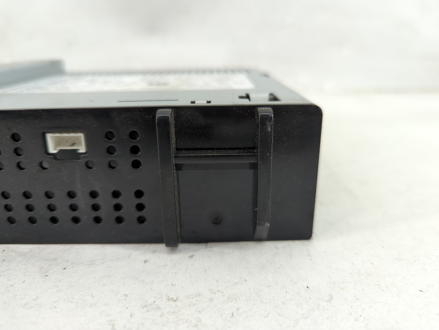 2017 Chevrolet Colorado Radio AM FM Cd Player Receiver Replacement P/N:42532873 7310500000000X, 555343750 Fits Fits 2018 201