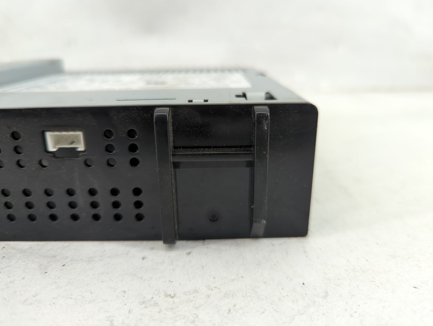 2017 Chevrolet Colorado Radio AM FM Cd Player Receiver Replacement P/N:42532873 7310500000000X, 555343750 Fits Fits 2018 201