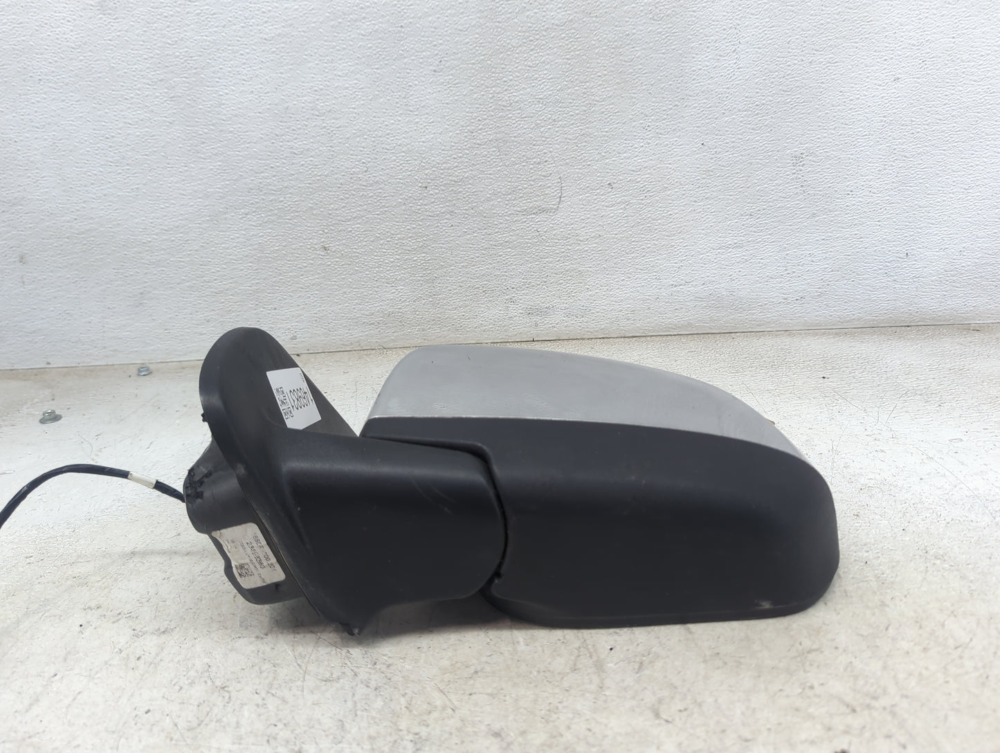2017 Chevrolet Colorado Driver Side View Mirror - Left Door Mirror OEM Used - Oemusedautoparts1.com