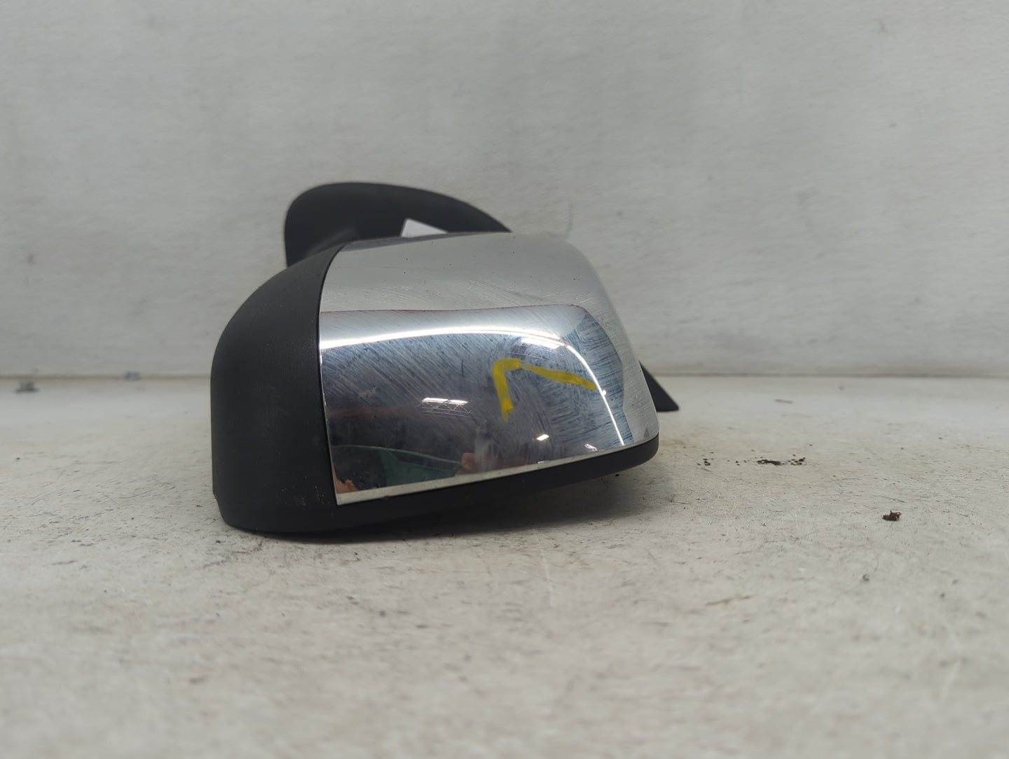 2017 Chevrolet Colorado Driver Side View Mirror - Left Door Mirror OEM Used - Oemusedautoparts1.com