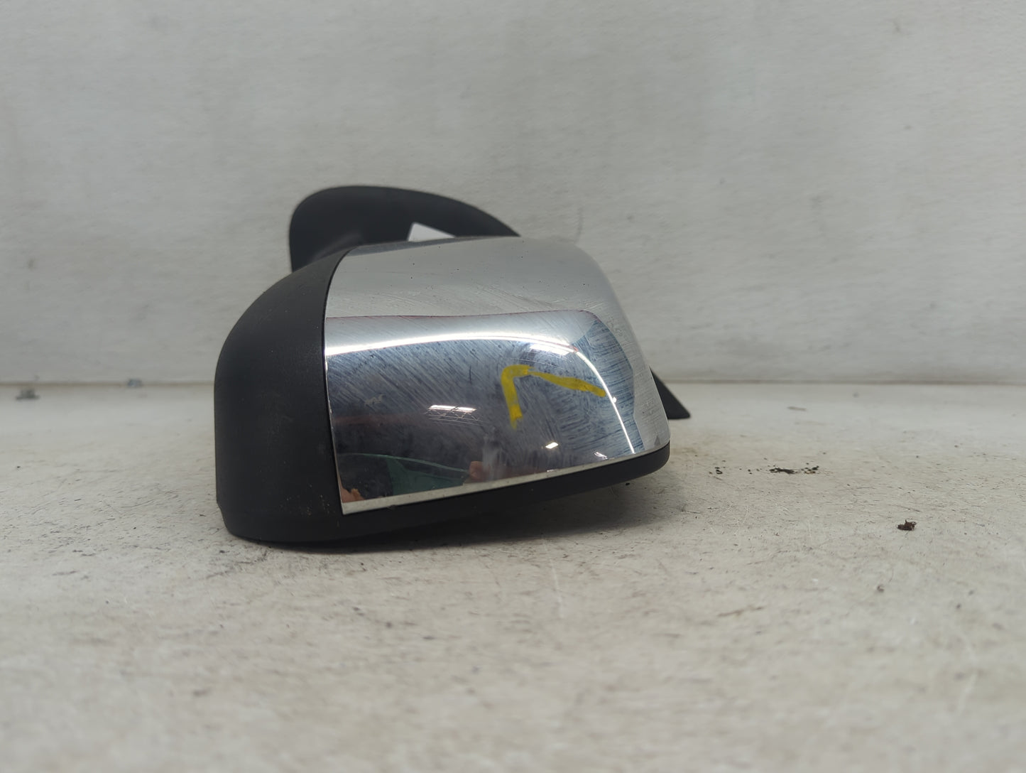 2017 Chevrolet Colorado Driver Side View Mirror - Left Door Mirror OEM Used - Oemusedautoparts1.com