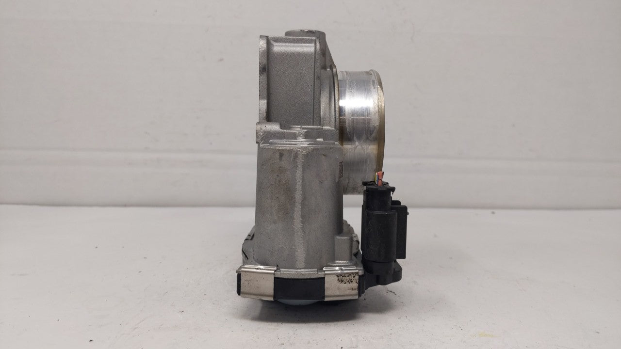 2016-2018 Chevrolet Colorado Throttle Body P/N:12670839AA Fits Fits 2016 2017 2018 2019 OEM Used Auto Parts - Oemusedautopar