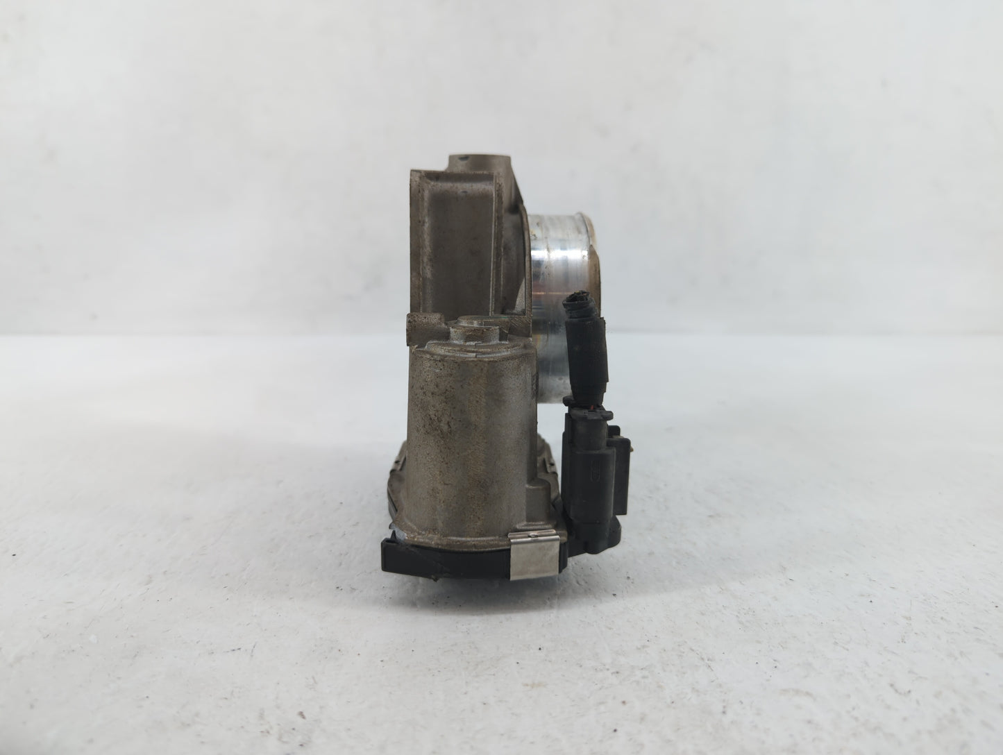 2016-2018 Chevrolet Colorado Throttle Body P/N:12670839AA 12627217DA Fits Fits 2016 2017 2018 2019 OEM Used Auto Parts - Oem